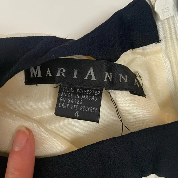 True 90’s vintage white and navy pleated dress - Picture 6 of 6